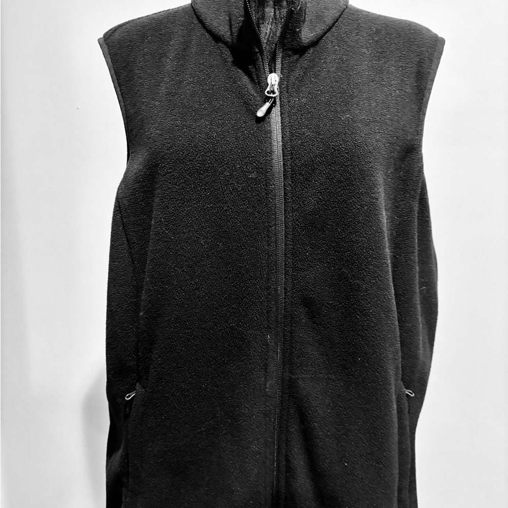 Amazon women’s fleece vest, XXL
